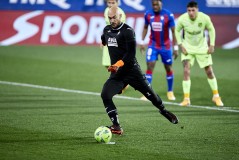 利物浦VS埃弗顿：同城德比前瞻，球员伤停影响下的比赛预测