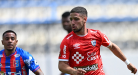 西甲比赛惊现升班马逆袭，巴萨门将失误致1比1平局