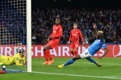 切尔西吉鲁倒挂金钩助切尔西逆袭马竞，欧洲冠军联赛2-0获胜